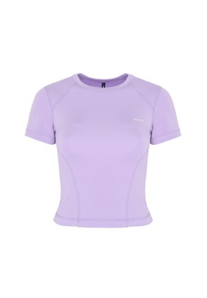 Maglietta atletica lilla realizzata in tessuto elasticizzato, con maniche corte, scollo rotondo e dettagli senza cuciture sulle spalle.