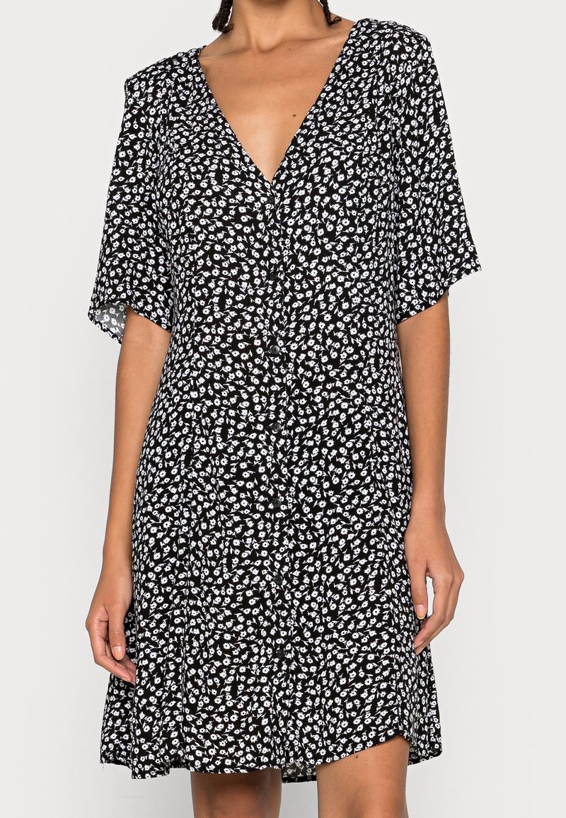 Monki Robe chemise - black