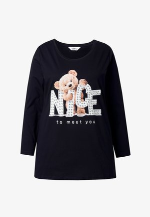Camiseta negra de manga larga con un gráfico de oso de peluche de felpa y el texto "NICE to meet you" decorado con cristales de strass.