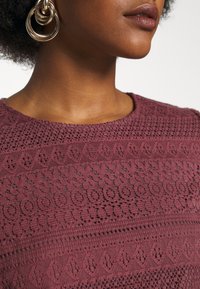 Vero Moda Triko s potiskem - pink