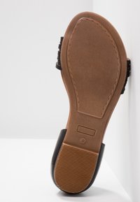 Pier One Sandaalit nilkkaremmillä - black