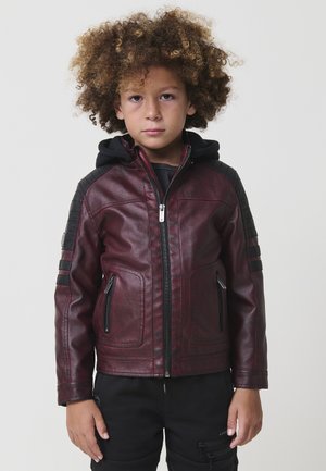 MOTORCYCLE WITH EFFECT - Chaqueta de cuero sintético - vino wine red