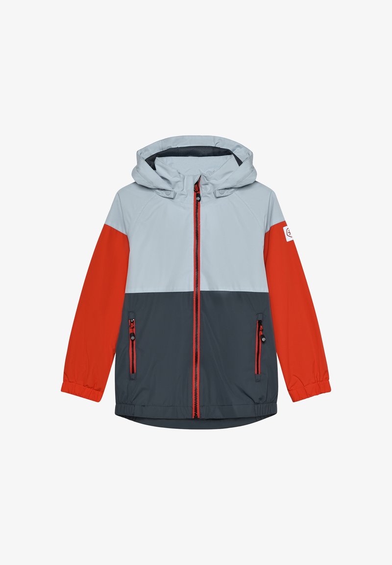 Chaqueta con capucha con parte superior de color gris claro, parte inferior gris oscuro y mangas rojas. Cuenta con bolsillos con cremallera y cremallera roja contrastante. Tejido liso y ligero.