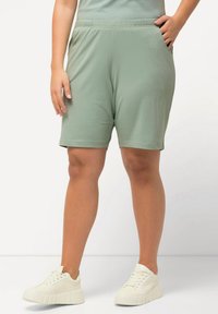 Ulla Popken BERMUDA  - Šortky - light moss green