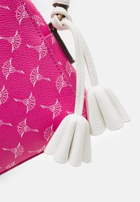 JOOP! CORTINA CLOE SHOULDERBAG - Axelremsväska - pink