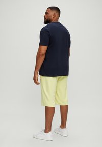 s.Oliver BERMUDA-JOGGER - Jogginghose - limettengrün