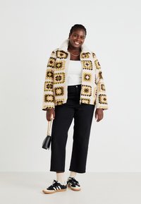 ONLY Carmakoma VIBBE  - Žieminė striukė - moonbeam/lizard/mustard gold/pinecone/misty