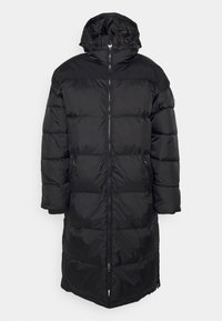 Svart puffjacka med huva, med en helängdsdragkedja, horisontella quiltade paneler och sidofickor med dragkedja, designad för värme.