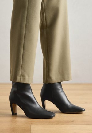 Botines - black