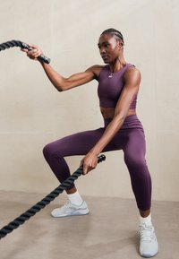 Reebok LUX CONTOUR CROP - Felső - midnight plum