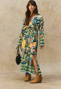 Next KIMONO SLEEVE TIE WAIST - Maxiklänning - green blue palm print