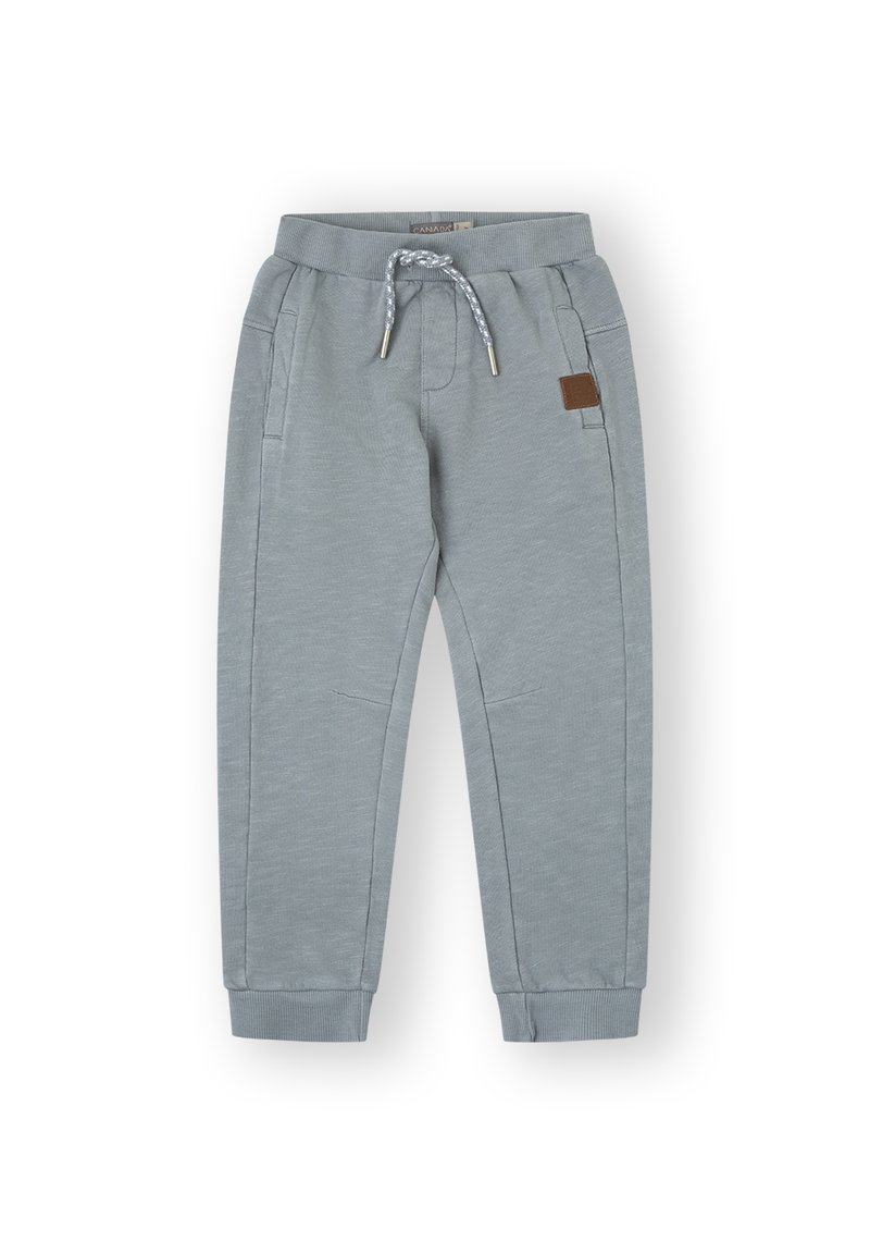 Pantalones de chándal grises con cinturilla elástica, cordón ajustable, bolsillos laterales, puños estrechos y un parche de cuero marrón.