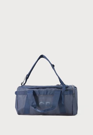 Navy-Duffle-Bag aus strapazierfähigem Stoff, mit zwei Griffen und einem abnehmbaren Schultergurt; Reißverschlusstasche an einer Seite.