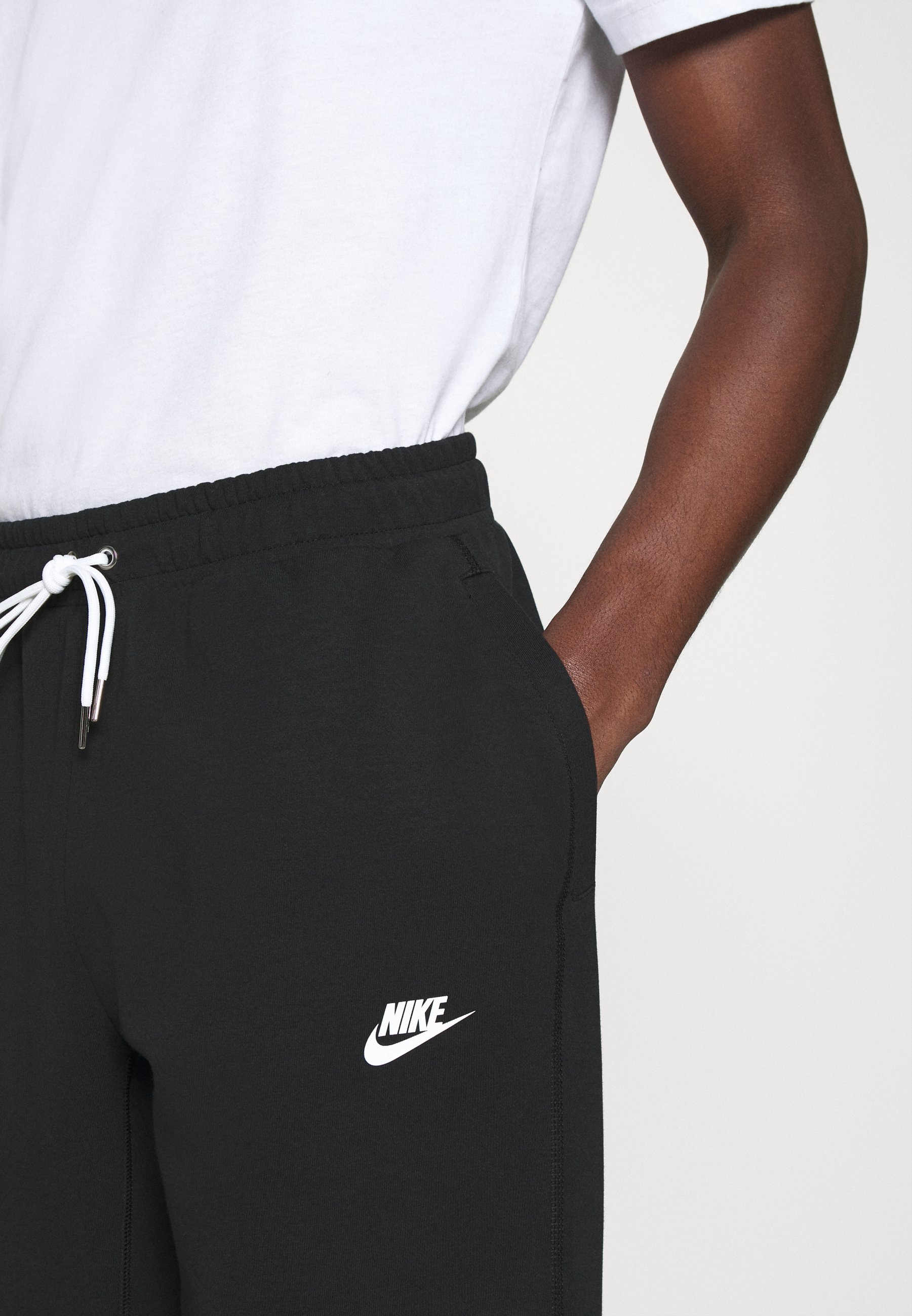 nike sportswear modern joggers