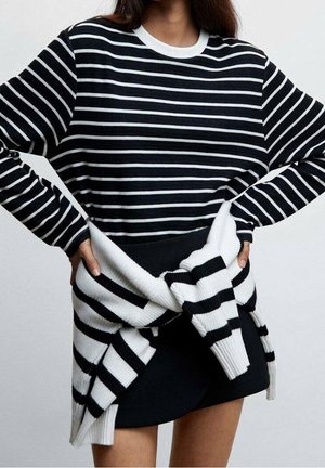 Sweter