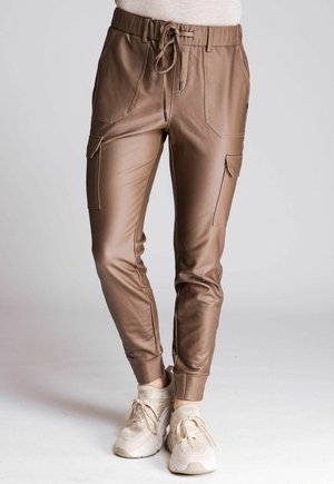 DAISEY COATED - Cargo trousers - brown