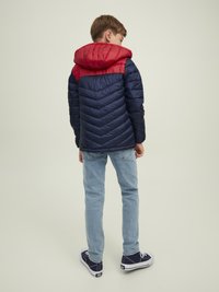 Jack & Jones Junior JJEHERO PUFFER HOOD - Ελαφρύ μπουφάν - red/white