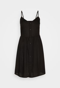 Černé šaty bez rukávů s tenkými ramínky, zapínáním na knoflíky vpředu, nařaseným pasem a délkou ke kolenům na jednobílém pozadí.