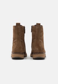 Tamaris BOOTS - Platform ankle boots - taupe