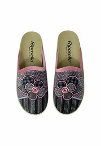 Pantofole grigie senza lacci con dettagli rosa, caratterizzate da un design floreale con bottoni. Materiale tessile morbido e soletti imbottiti.
