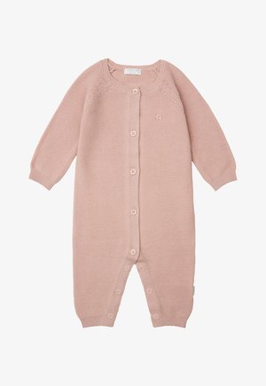 Helles rosa gestricktes Overal mit langen Ärmeln, Knopfverschluss vorne und Druckknöpfen am Boden. Es hat ein kleines gesticktes Logo auf der Brust.