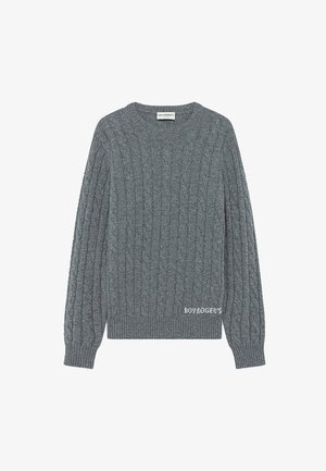 Maglione grigio a maglia con maniche lunghe, scollatura rotonda e orlo a coste. Presenta un sottile dettaglio del logo nella parte inferiore.