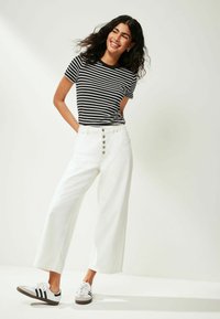 Next Tricou cu imprimeu - monochrome