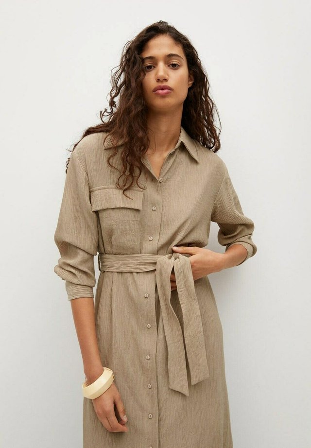 MIT TEXTUR - Blousejurk - beige