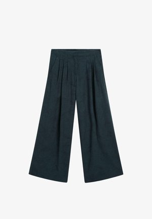 Szerokie spodnie w ciemnozielonym materiale, z plisami w talii i teksturową powierzchnią dla dodatkowego zainteresowania wizualnego.