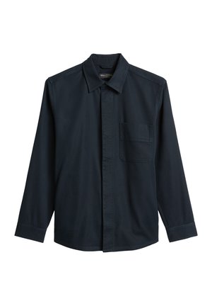 Donkerblauw shirt met lange mouwen, een kraag, een borstzak en knoopsluiting; gladde textuur en een relaxte pasvorm.