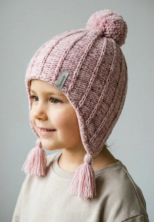 Sterntaler, STRICKMÜTZE STRUKTUR MIT POMPON, QUASTEN UND ANGESCHNITTENEN OHRENKLAPPEN - Beanie - lichtrosa