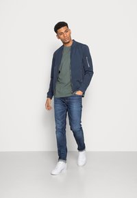 Carhartt WIP POCKET - T-shirt básica - hemlock green