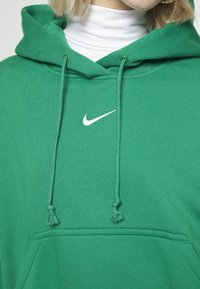 Nike Sportswear HOODIE - Sweatshirt com capuz - malachite sail