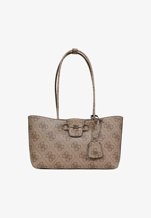 Sac fourre-tout marron Guess avec motif monogramme, doubles anses, détail de boucle à l'avant, et étiquette de marque attachée.