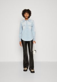 Wrangler REGULAR SHIRT - Camicia - blue grammer