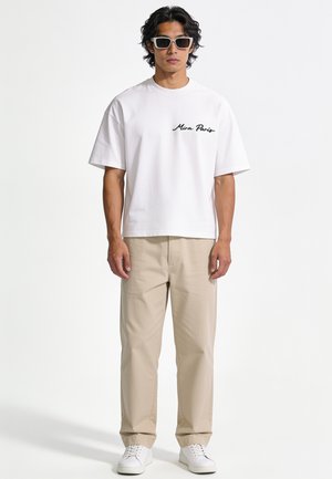 Mira Paris, ESSENTIAL OVERSIZED BOXY TEE 26 UNISEX - T-Shirt basic - white