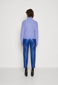 Object Trui - lilac