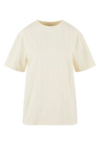 Camiseta de color beige claro con mangas cortas, que presenta finas rayas verticales blancas y un logo bordado en la parte delantera. Material de algodón suave.