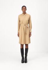 Tommy Hilfiger FLUID DRESS - Marškininė suknelė - classic khaki