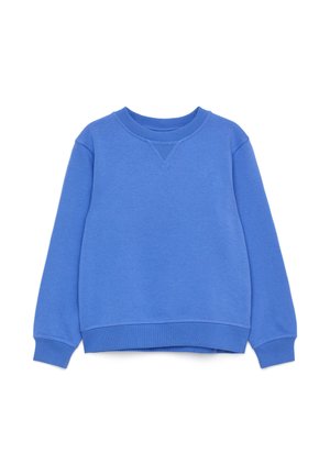 Sudadera azul con cuello redondo, mangas largas, puños y dobladillo acanalados y un pequeño detalle en forma de triángulo cosido debajo del cuello.