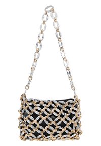 Czarna torebka z plecionymi dużymi marmurowymi białymi i złotymi ogniwami, z dopasowanym łańcuszkiem.