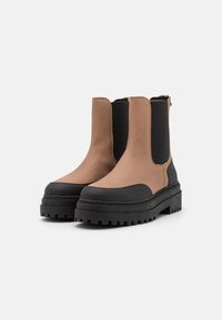 Selected Femme Kotníkové boty na platformě - light brown