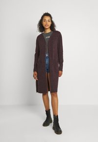 Vero Moda VMDOFFY LS LONG OPEN GA NOOS - Casaco de malha - port royale/black melange