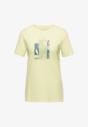 T-shirt jaune clair à manches courtes et col rond. Présente un design graphique dans des tons de bleu et de vert. Fabriqué en tissu de coton.