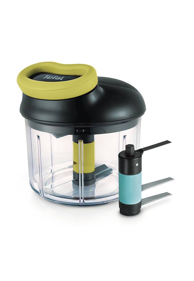 Hachoir Tefal avec un bol en plastique transparent, un couvercle noir, une poignée jaune et trois lames en métal fixées à une base compacte bleu et noir.
