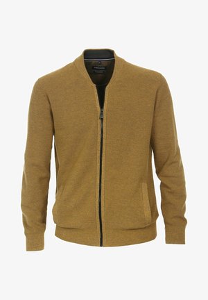 Braune, gestrickte Herrenjacke mit Reißverschluss, gerippten Bündchen, Kragen und Bund, seitlichen Taschen und schwarzer Innenfütterung.