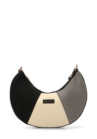 Bolso hobo con paneles en negro, beige y gris; hecho de un tejido texturizado; presenta una forma curva y una pequeña placa con logo. Accesorios en tono dorado rosado.