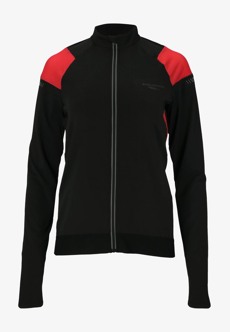 Svart idrottsjacka med röda mesh-accenter på axlarna, hel dragkedja fram och reflexer längs framsidan för synlighet.