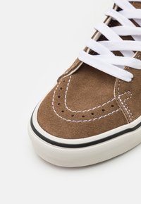 Vans SK8-HI UNISEX - Vysoké tenisky - brown/multi-coloured