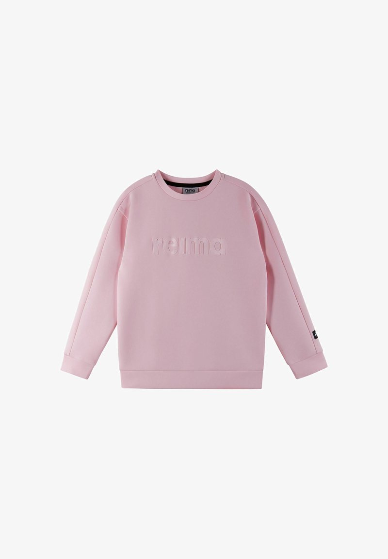 Różowy sweter z teksturowanym logo z przodu, okrągłym dekoltem i długimi rękawami. Wykonany z gładkiego materiału z prążkowanymi mankietami i dołem.